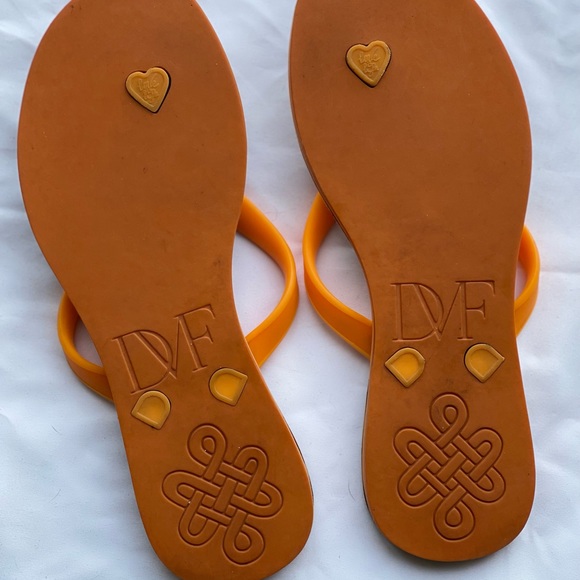Adorable Sandals by Diane von Furstenberg - Picture 7 of 7